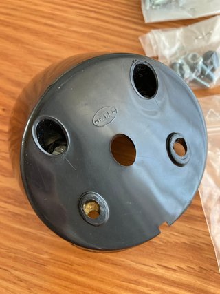 Luz trasera Moto, marca Hella K31420 + Soporte