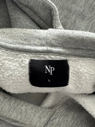 Pack 2 sudaderas Nude Project y Nike
