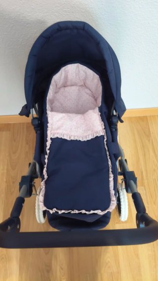 Carrito de muñecas azul