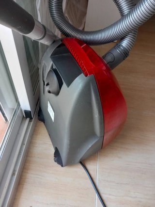 Aspirador Bosch Bagless Rojo 2200W