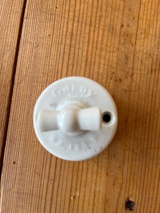 Interruptor de cerámica antiguo