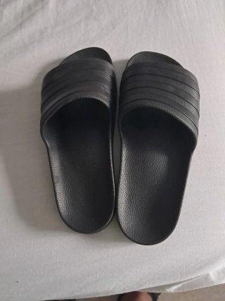 Chanclas Adidas Talla 40 Negras, unisex.