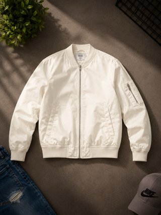 Chaqueta Bomber Blanca Bershka