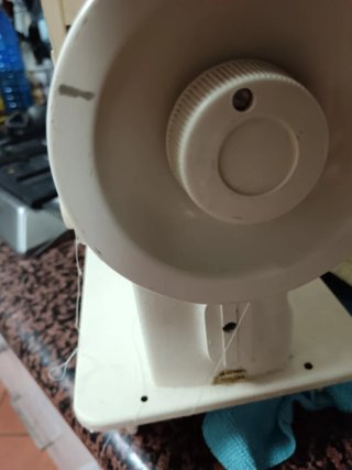 Máquina de coser Singer 240 SOLO PARA PIEZAS.