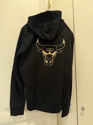 Sudadera New Era Chicago Bulls Negra