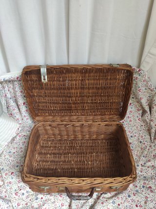 Maleta mimbre pequeña vintage