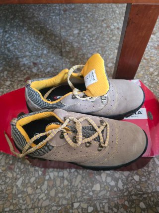 Zapatos de trabajo Cofra Beige/Negro