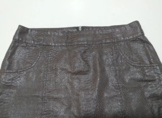 Falda Amisu efecto piel serpiente Talla 36