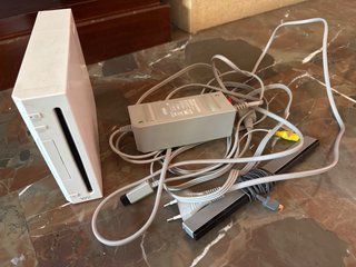Nintendo Wii + 5 Juegos + Accesorios