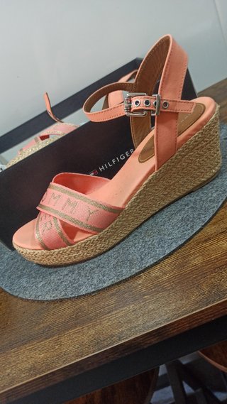 Cuñas Tommy Hilfiger Talla 38 Coral