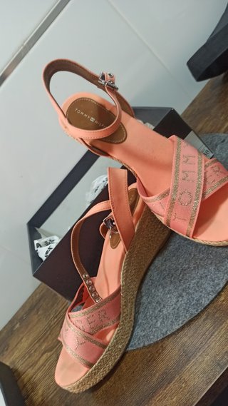 Cuñas Tommy Hilfiger Talla 38 Coral