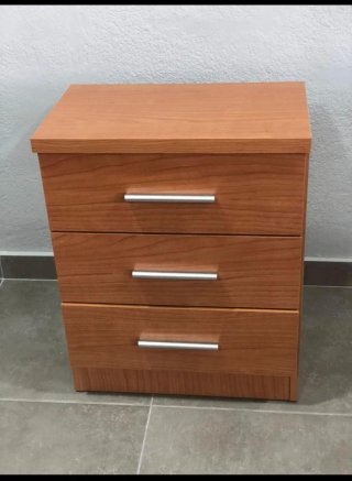 Armario blanco de madera