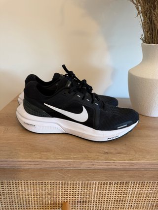 Nike Vomero 16 T39 Zapatillas Running