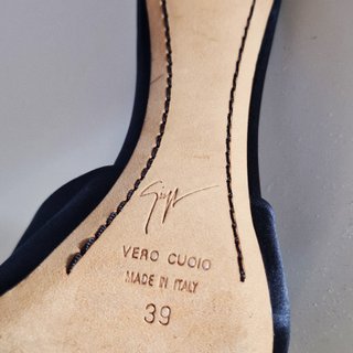 Sandalo La Perla by Giuseppe Zanotti Nero