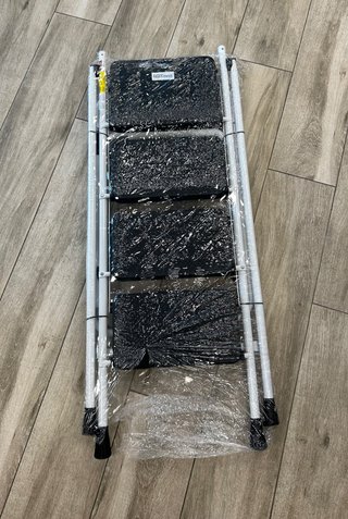 Escalera 4 peldaños plegable