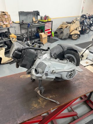 Motor Vespa LX125