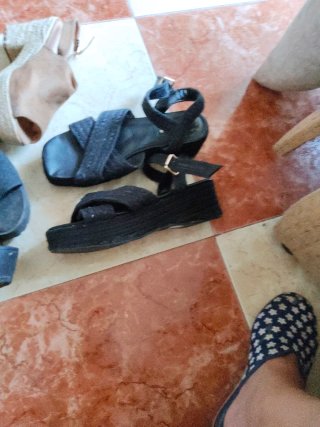 Lote Sandalias Talla 39 (Negras y Marrones)