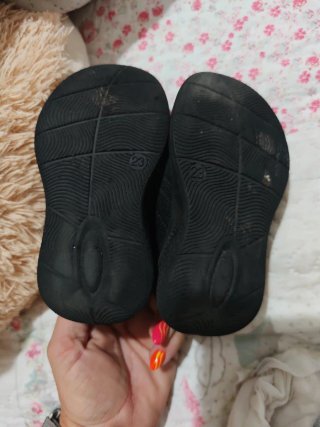 Zapatillas deportivas negras y azules