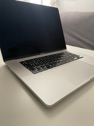 MacBook Pro 16 2019 i7 16GB 512GB (114 ciclos)