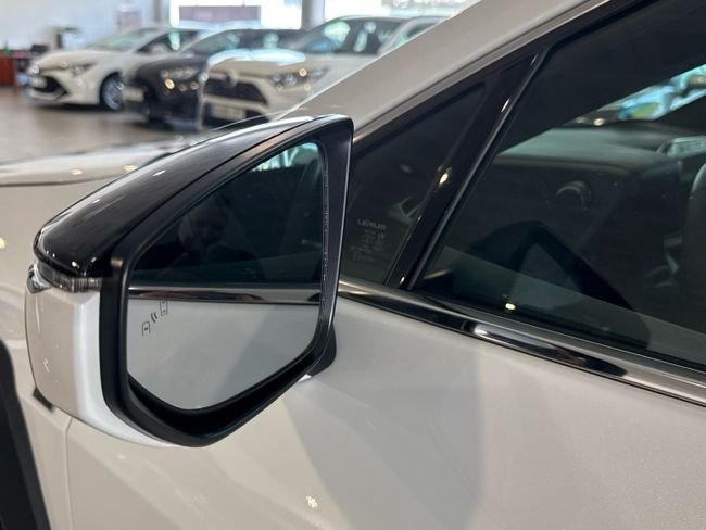 Lexus UX 2025, foto 7