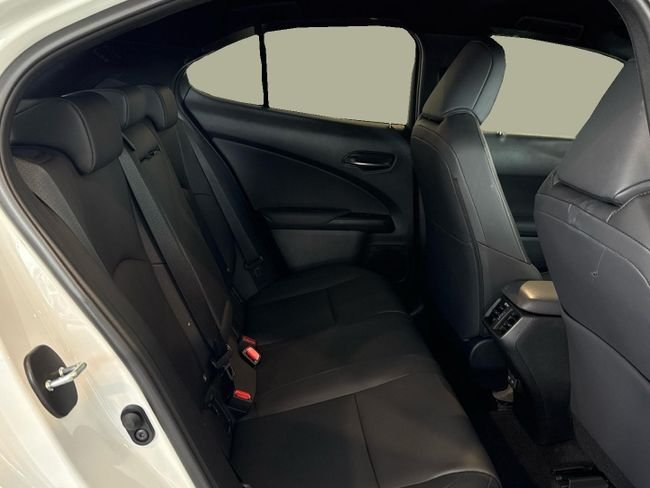 Lexus UX 2025, foto 8