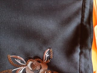 Falda larga negra bordada talla 46