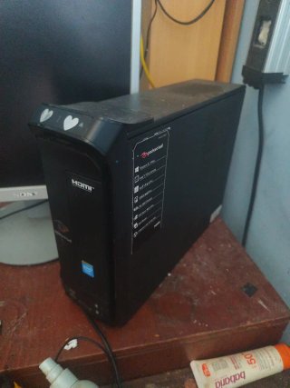 Ordenador Packard Bell hdmi + pantalla y cables