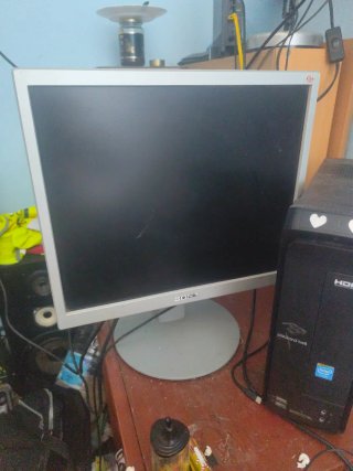 Ordenador Packard Bell hdmi + pantalla y cables