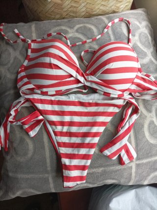 Bikini Rayas Rojas y Blancas