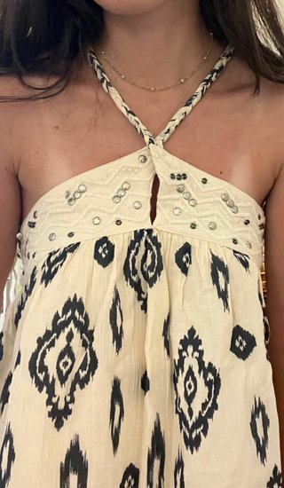 Vestido corto estampado beige y negro