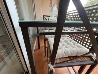 OFERTA. Mesa y 2 Sillas Exterior Cristal y Metal