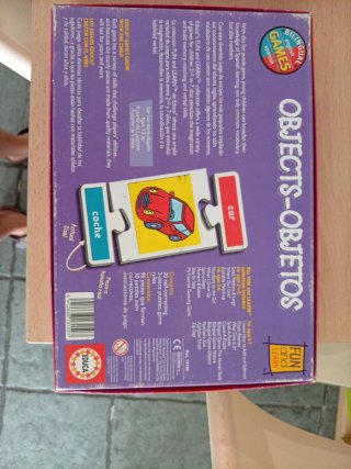 Juego de puzzles bilingüe Objetos-Objetos