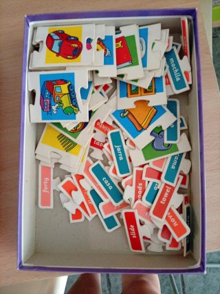 Juego de puzzles bilingüe Objetos-Objetos