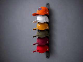 Soporte Pared para Gorras Negro y Naranja