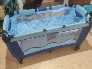 Cuna de viaje azul marca asalvo