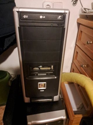 Torre PC LG + 2 Pantallas