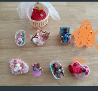 Lote de muñecos bebés