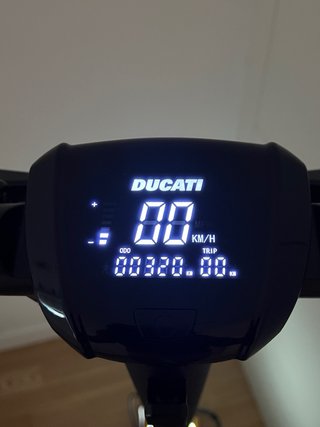 Patinete Eléctrico Ducati PRO III R + Casco Ducati