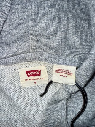 Sudadera Levi’s gris con capucha talla S
