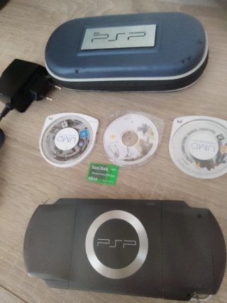 Console Sony PSP Nera + Accessori