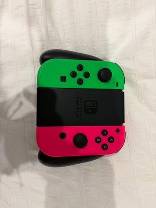 Consola Nintendo Switch + Mandos + Funda