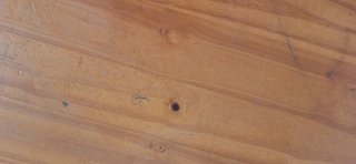 Escritorio de madera con cajones