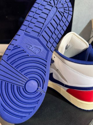 Jordan 1 Mid Azul Rojo Blanco