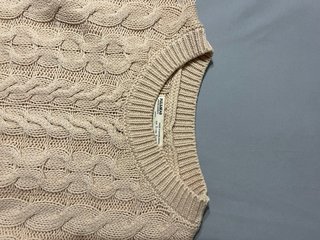 Jersey trenzado beige de Pull & Bear