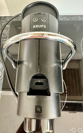 Cafetera Nespresso Krups Negra