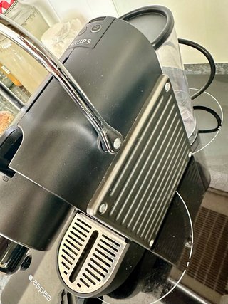Cafetera Nespresso Krups Negra