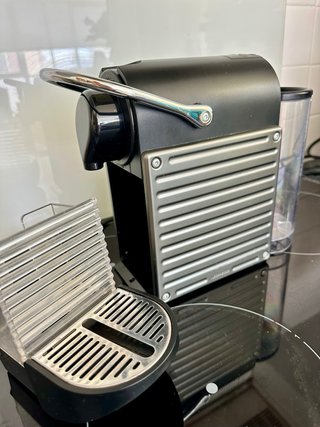 Cafetera Nespresso Krups Negra