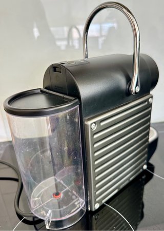 Cafetera Nespresso Krups Negra