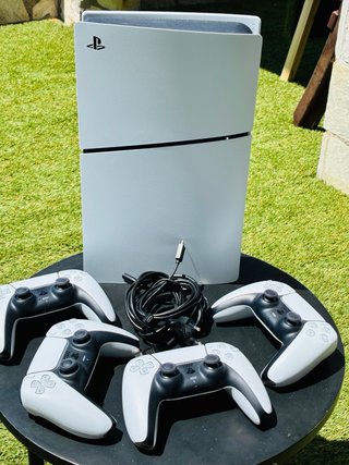 Consola PS5 Slim + 4 Mandos