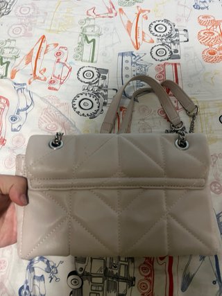 Bolso Parfois beige acolchado